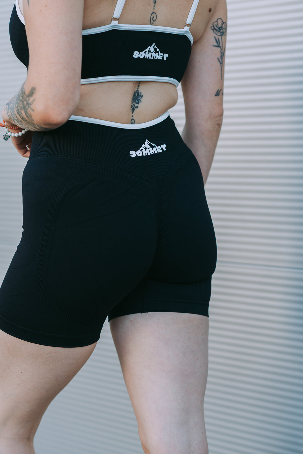 Spinelle noir (Short)