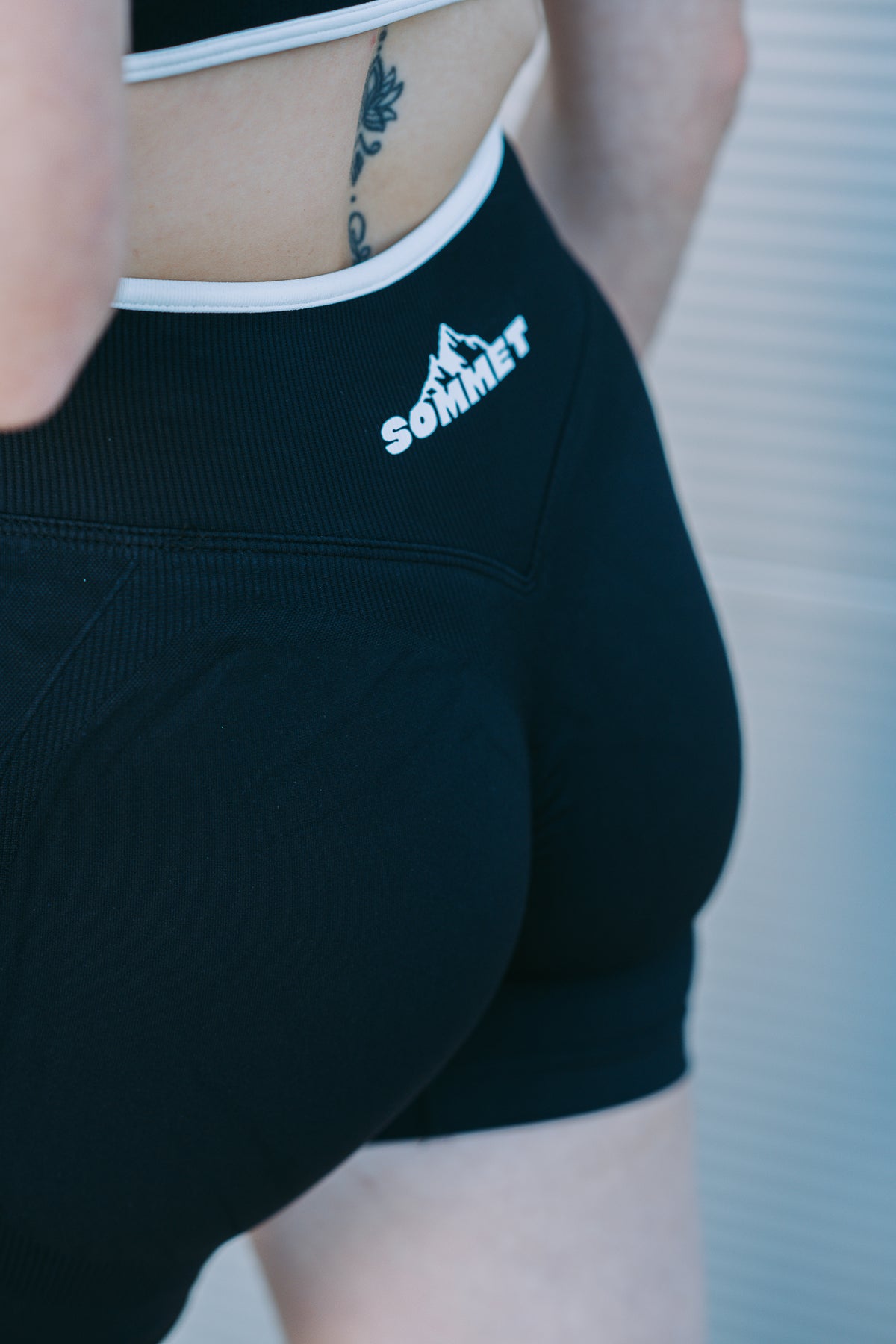 Spinelle noir (Short)